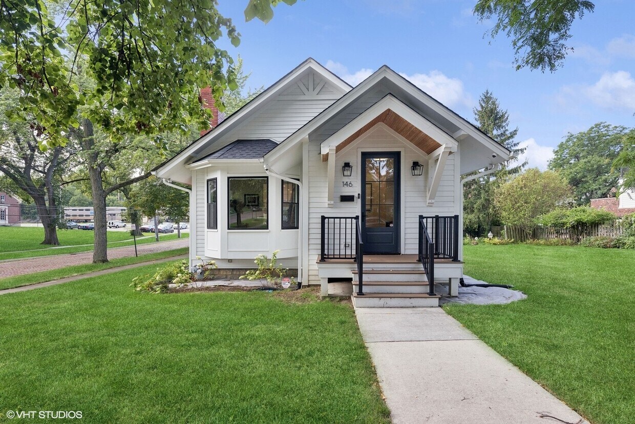 Foto principal - 146 E Maple St