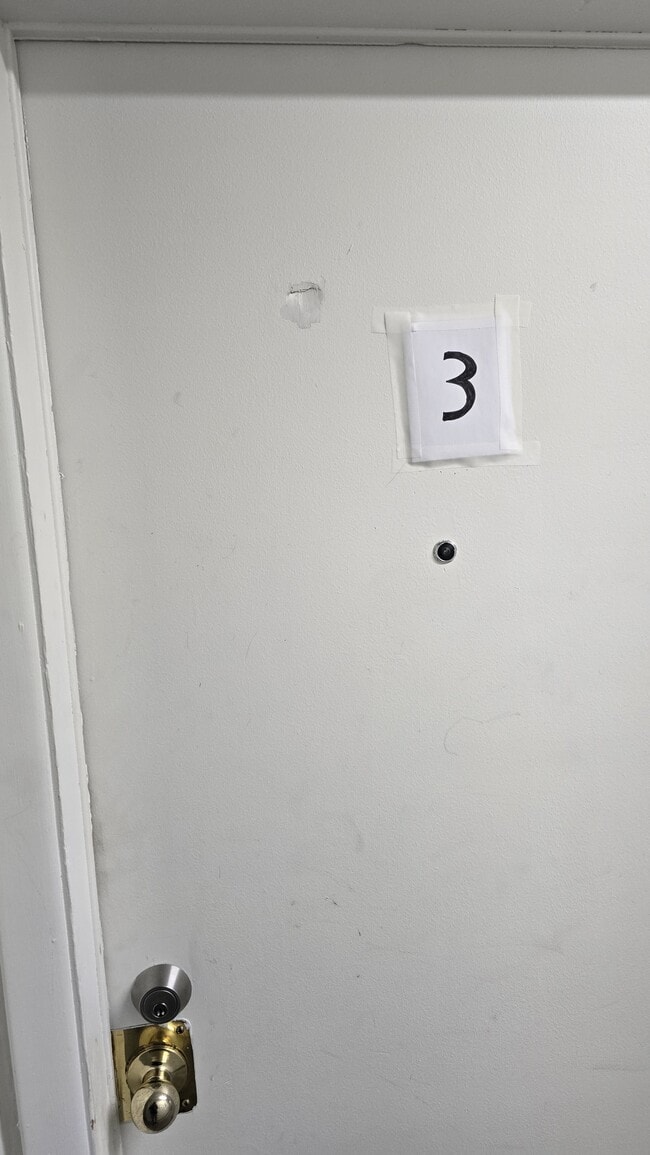 Building Photo - 9 Connaught Ave