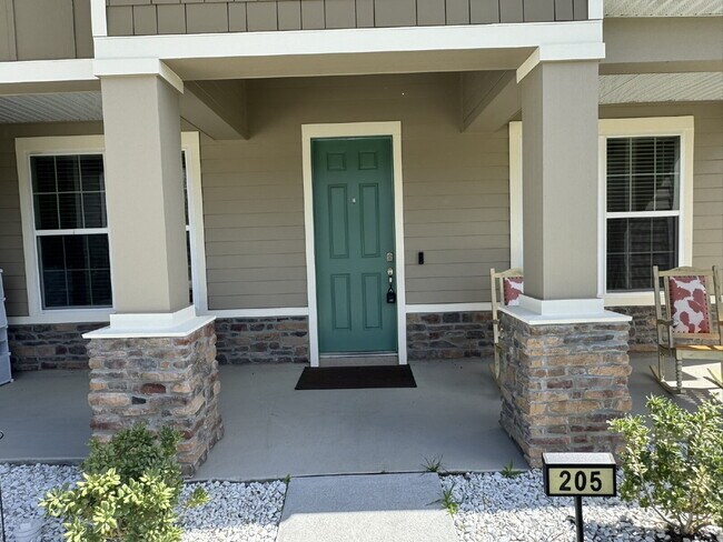 Building Photo - For Rent-  Spring Move in Special!!!!!!!  2nd Month's Rent FREE if you sign a lease before the en...