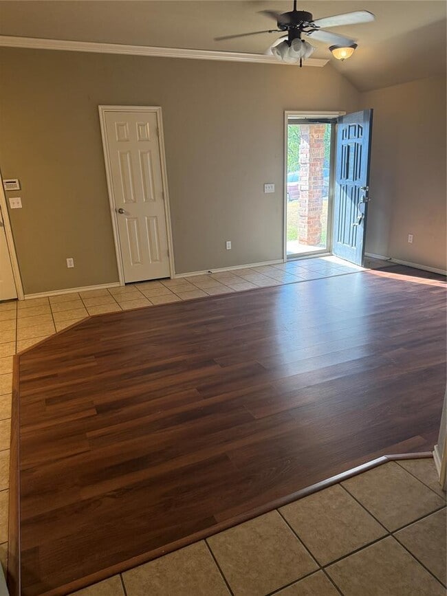 Building Photo - 3804 Matthew Dr
