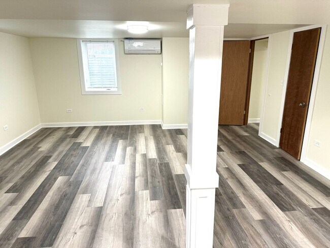 Foto del edificio - 10351 Cambridge St