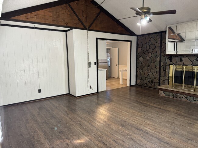 Building Photo - 712 Jordan Pl