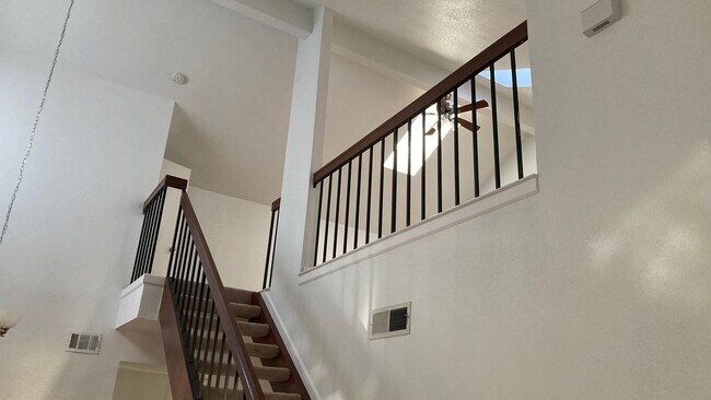 Building Photo - 627 Fiesta Cir