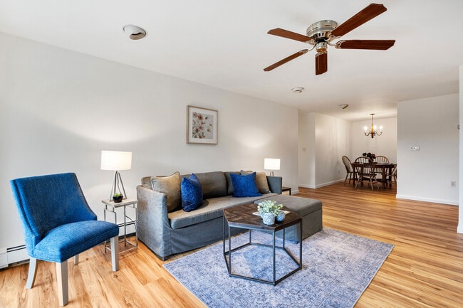 living - 34 Hamilton Rd