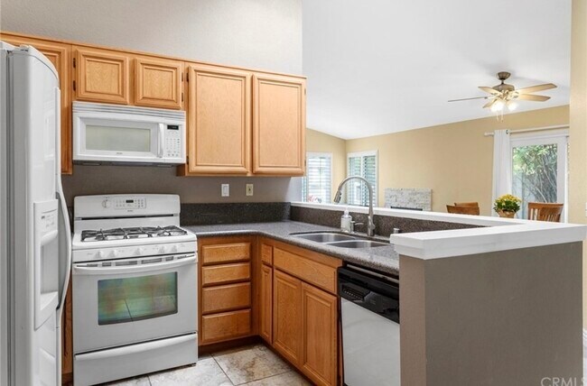 Foto del edificio - 22931 Springdale Dr