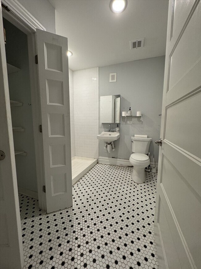 331 Baldwin Ave 1R - 322 Baldwin Ave