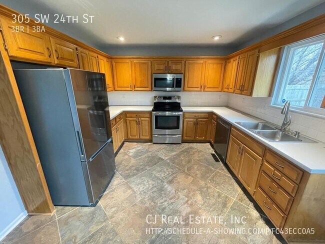 Foto del edificio - 305 SW 24th St