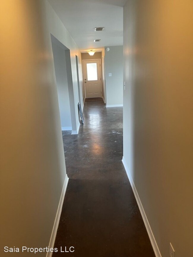 Building Photo - 3 br, 2 bath House - 16074 Zenith Dr