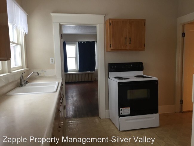 Building Photo - 3 br, 1.5 bath House - 140 King St.