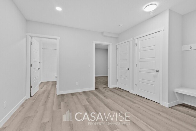 Photo du bâtiment - 8027 Cedric Mah Rd