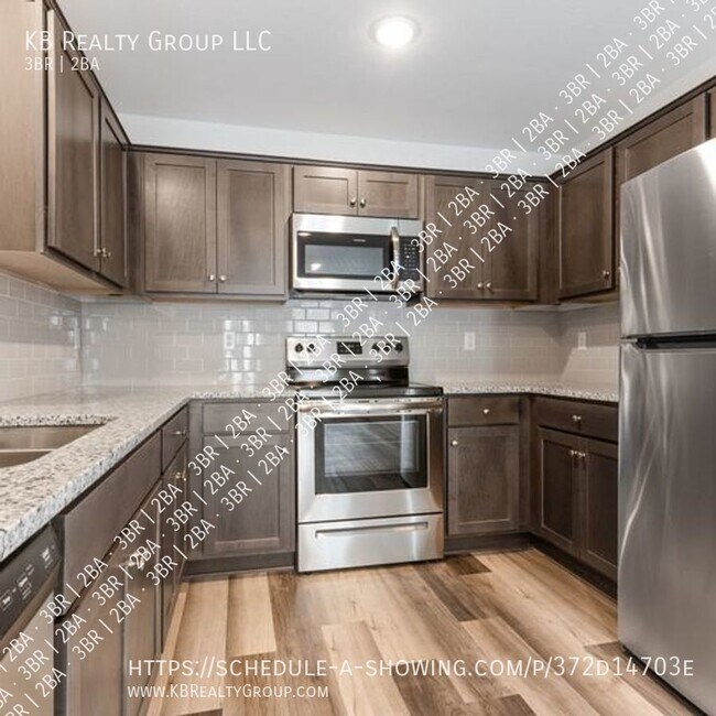 Building Photo - Newer 3 Bed Single Level Duplex in Blue Sp...