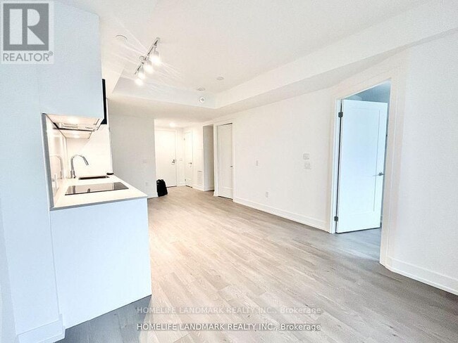 Building Photo - 8 Cedarland Dr