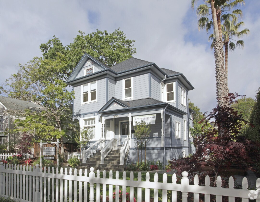 Primary Photo - 555 Lytton Ave
