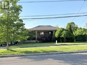 Building Photo - 404 Rustic Rd