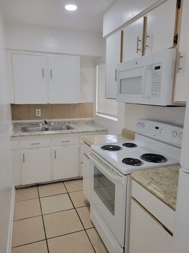 Foto del edificio - 1901 E Noel St