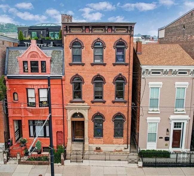 Building Photo - 1412 Elm St