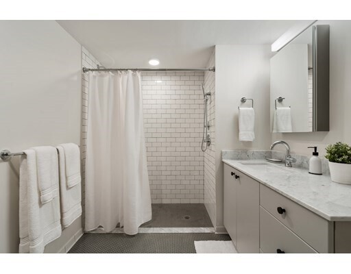Foto del edificio - 1060 Broadway