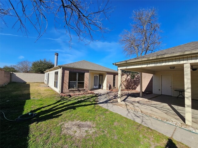 Foto del edificio - 8319 Wind Veil Dr