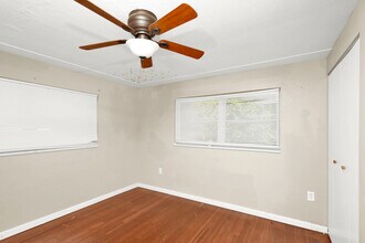 Building Photo - 226 S Hill Ave