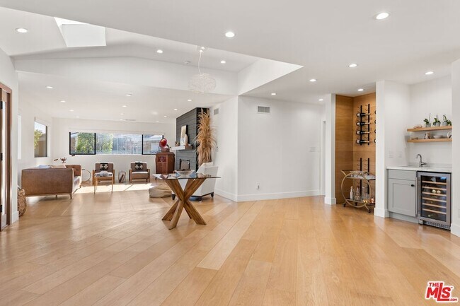 Foto del edificio - 8547 Shoup Ave