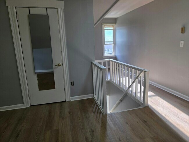 Foto del edificio - 96 Lockwood Ave