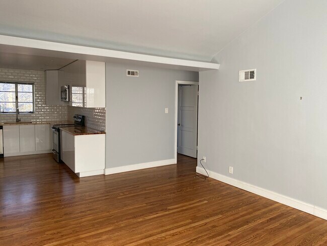 Building Photo - 8307 Delmar Blvd