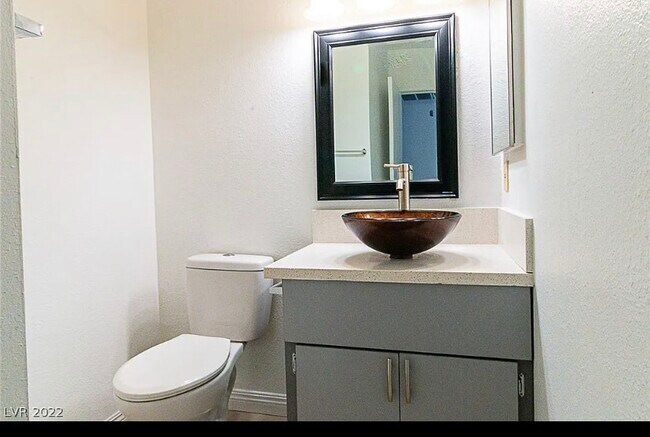 Foto del edificio - 331 Misty Isle Lane, Unit D