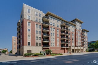 Building Photo - 656 Pearson St