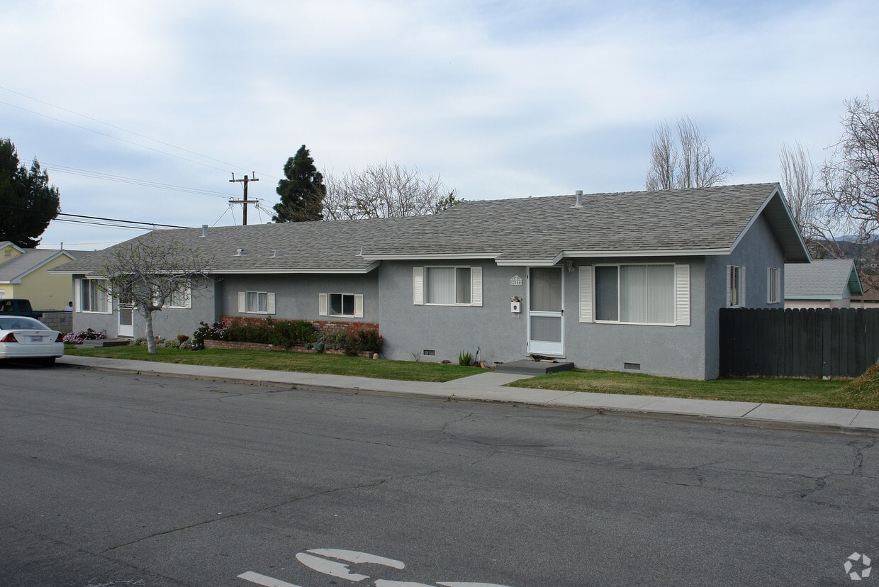 20422044 Chapel Dr, Camarillo, CA 93010 Apartments in Camarillo, CA