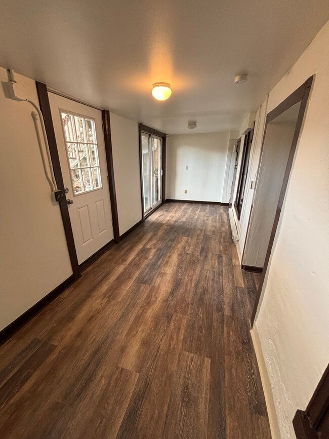 Foto del edificio - One Bedroom in Downtown Emmaus