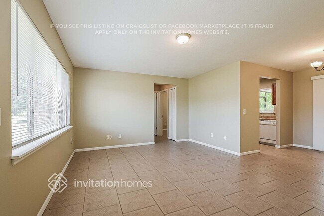 Foto del edificio - 3196 Sky St