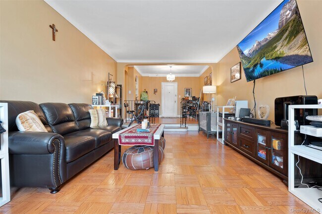 Foto del edificio - 84-49 168th St