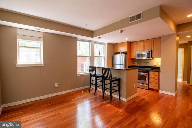 Foto del edificio - 2535 13th St NW