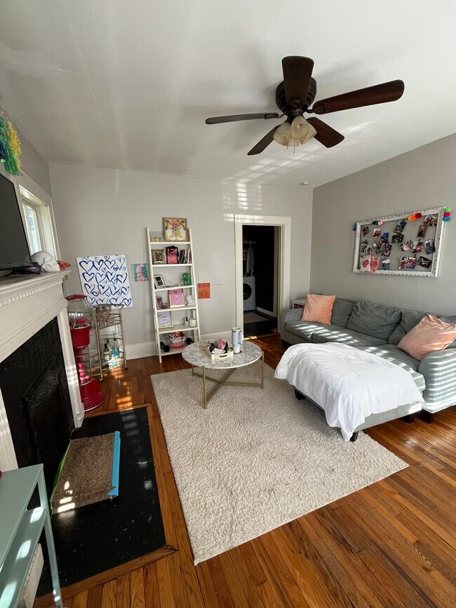 Photo - 200 Elizabeth St Apartment