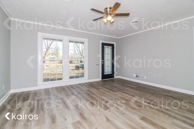 Building Photo - 1320 Bellaire St.