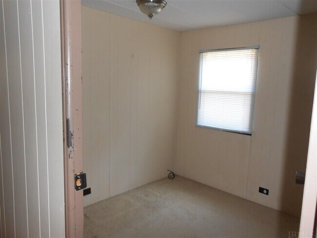 Building Photo - 159 W Church Ln