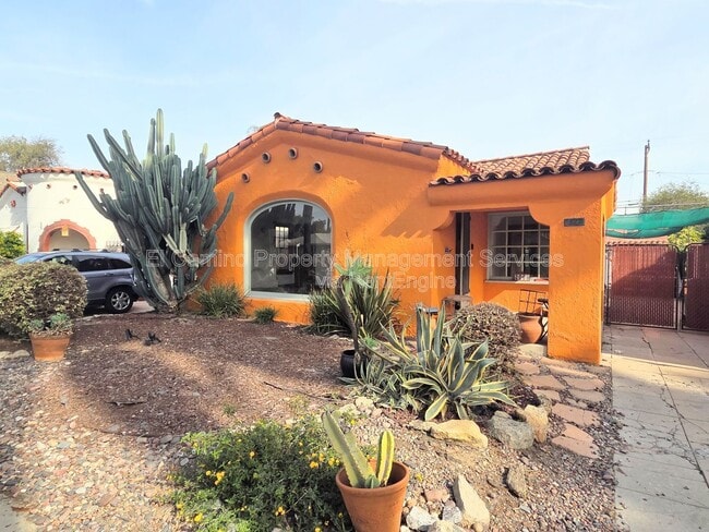 Building Photo - 2068 San Francisco Ave