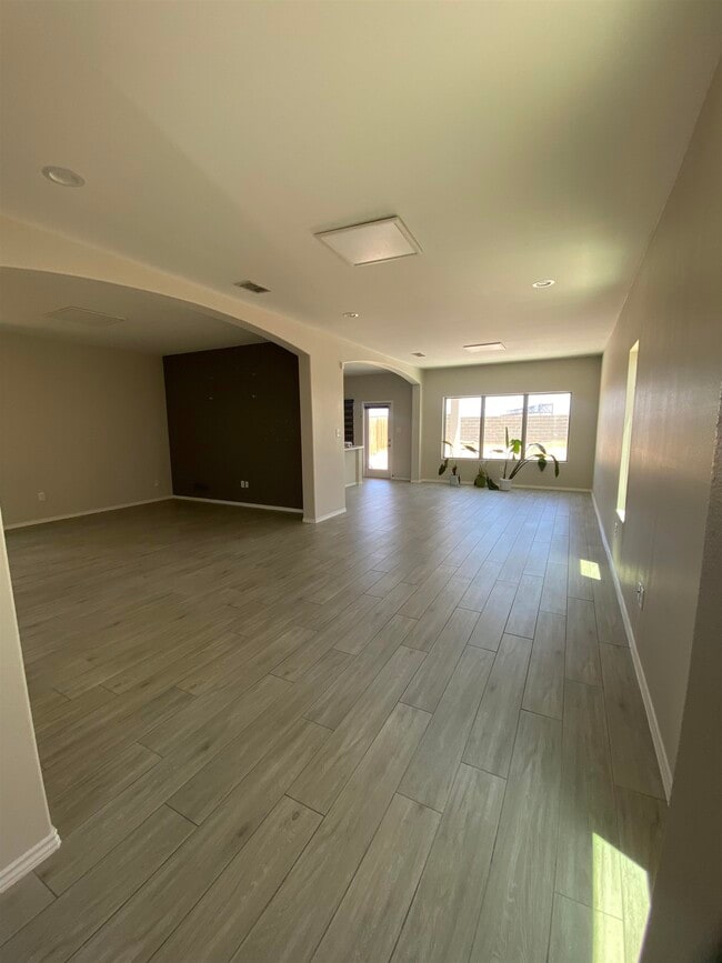 Foto del edificio - 9975 Rosary Ln