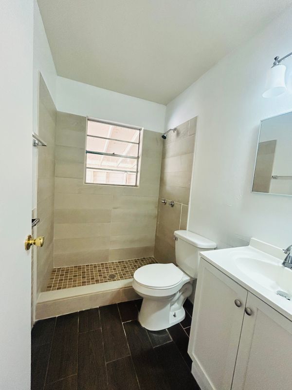 Foto del edificio - 1110 W Fay St