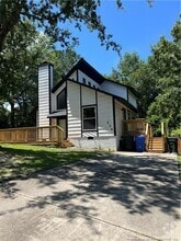 Building Photo - 534 Coronation Dr