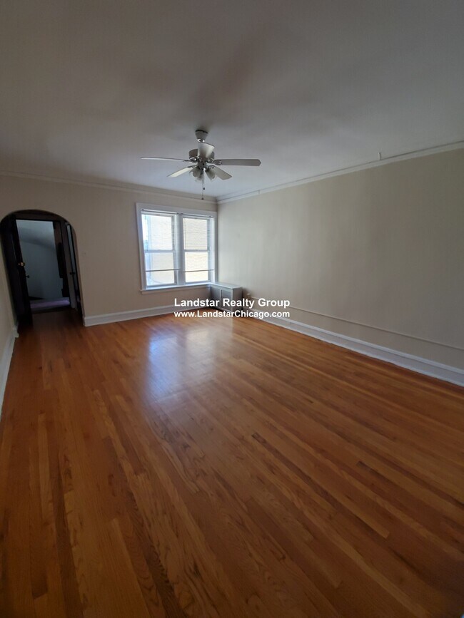 Building Photo - 5618 N Kimball Ave