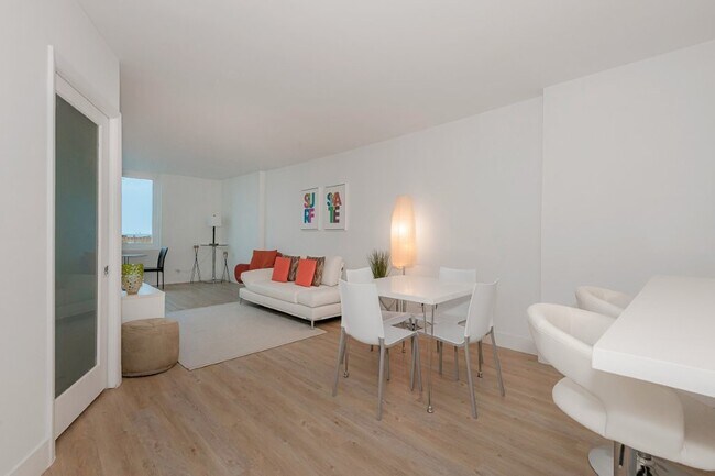 Foto del edificio - 2301 Collins Ave