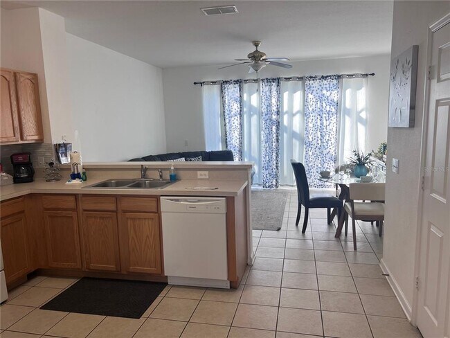 Building Photo - 2568 Maneshaw Ln