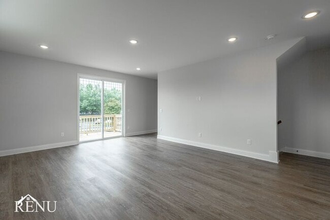 Building Photo - 5706 Sofias Cir