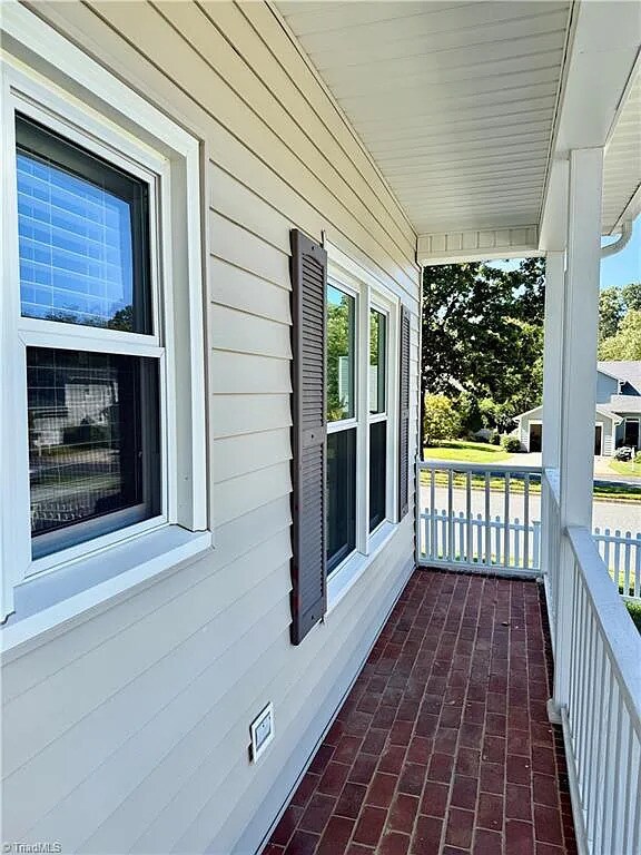 Building Photo - Earn Wealth While Leasing - Like a Homeown...