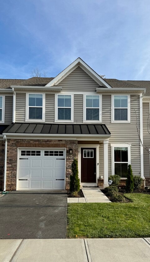 Front View - 8 Owen Ct