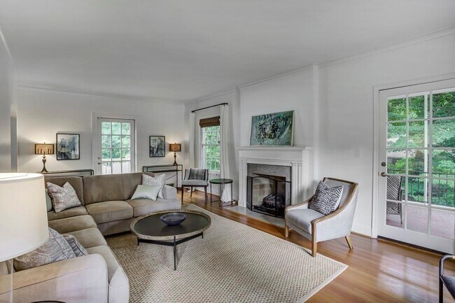 Foto del edificio - 2902 N Hills Dr NE