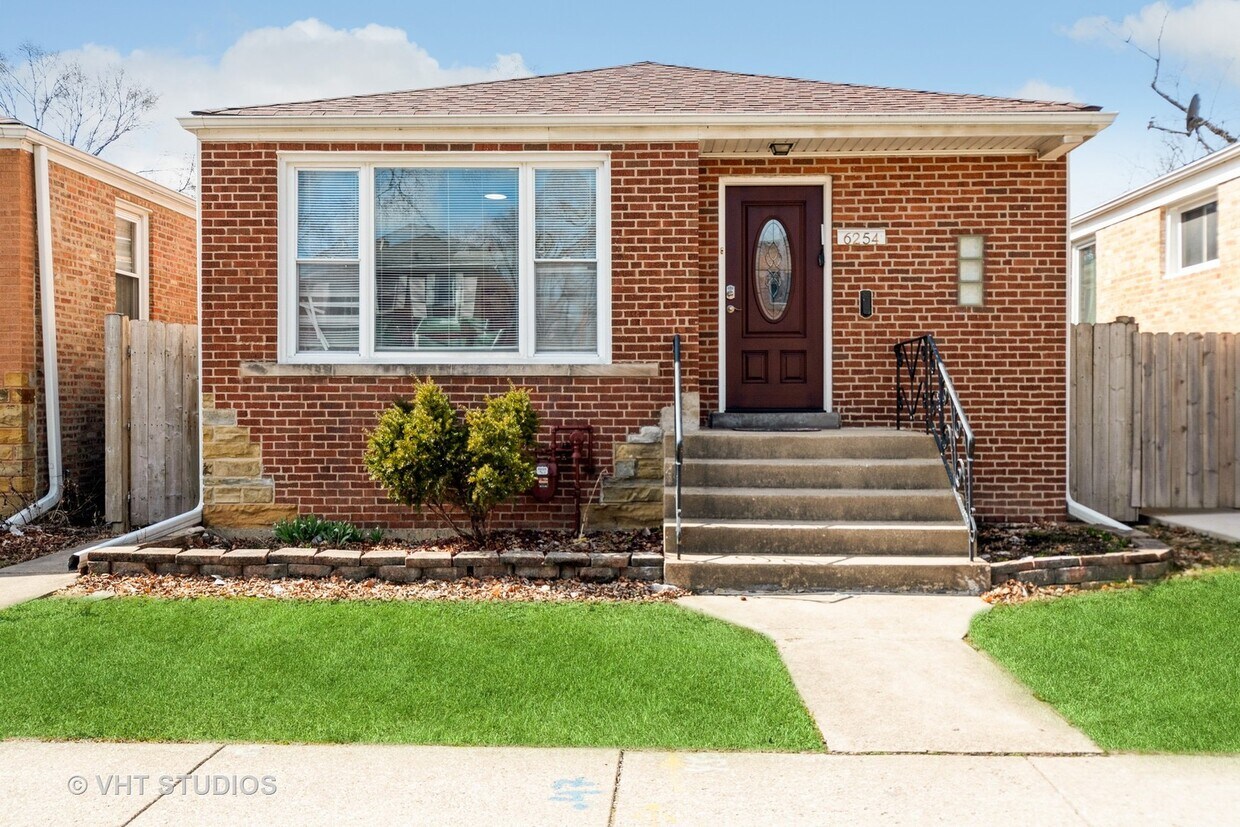 6254 N Sacramento Ave, Chicago, IL 60659 House Rental in Chicago, IL