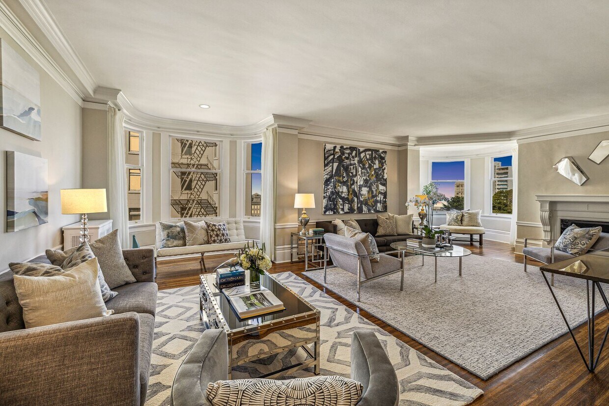 Primary Photo - 4BR/3BA STUNNING VIEWS! Russian Hill Pre-W...