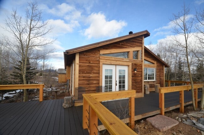 Building Photo - Must see! 5.6 Acres with unique touches th...